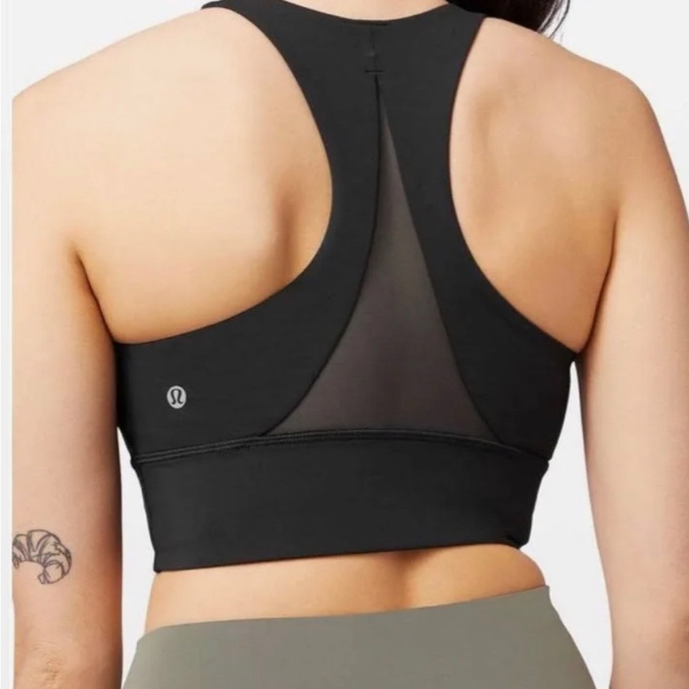 Black Lululemon sports bra